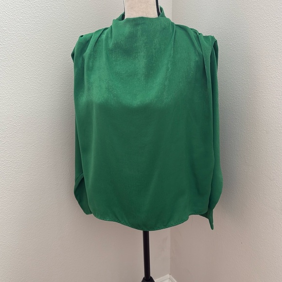 NWT Zara green top size medium - Picture 1 of 3